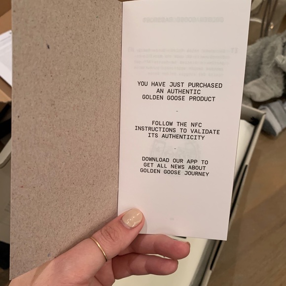 SOLD NWT Women’s golden goose sneakers size 39 NWT - Picture 6 of 8